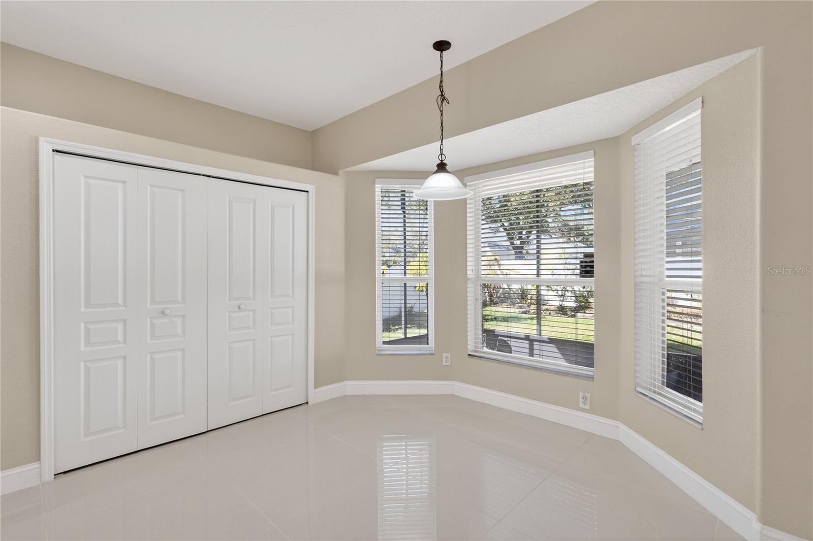 LAKE POINTE - Residential