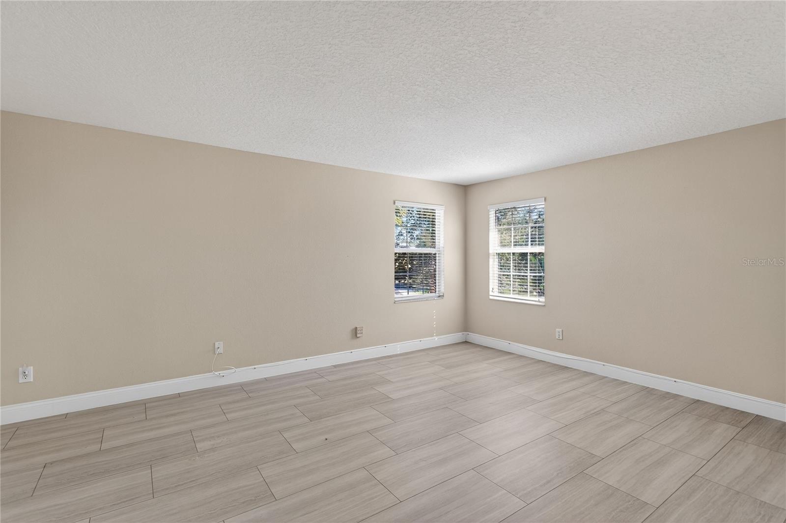 LAKE POINTE - Residential