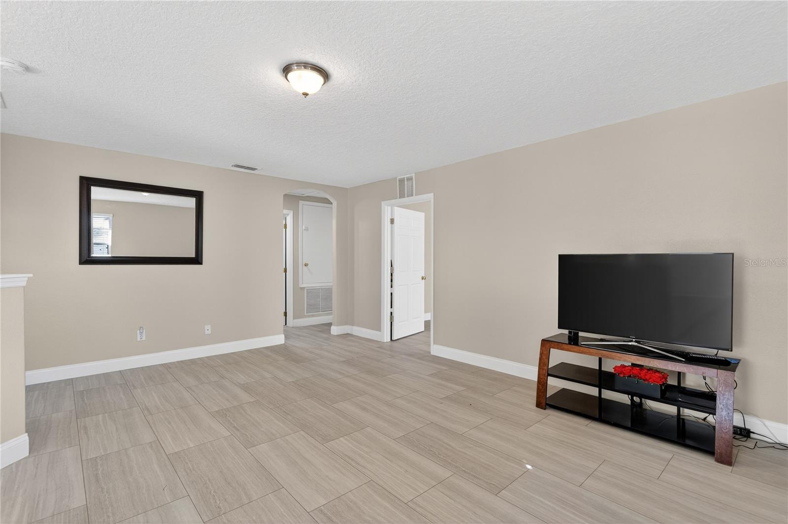 LAKE POINTE - Residential