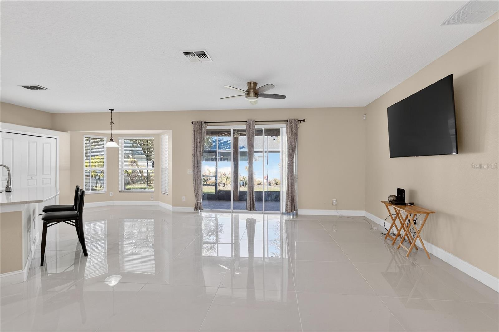LAKE POINTE - Residential