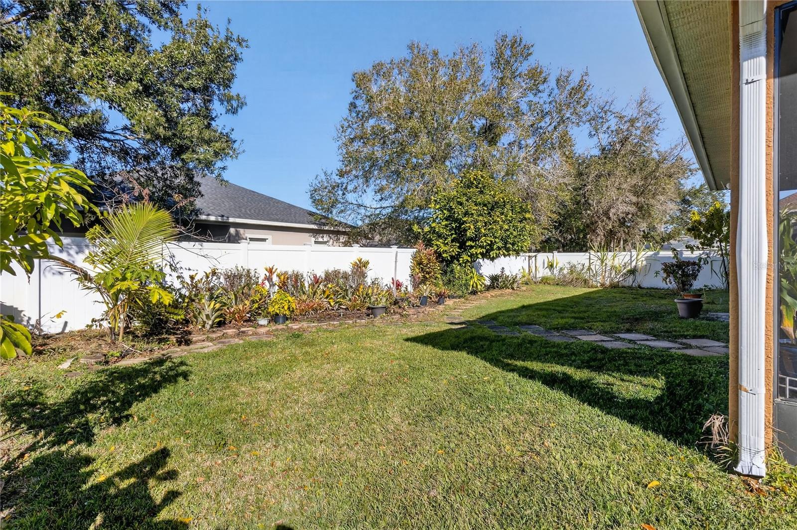LAKE POINTE - Residential
