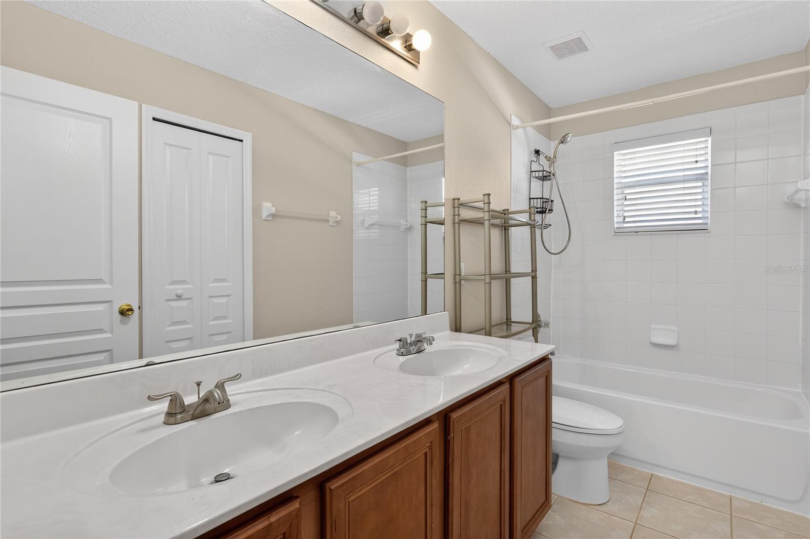 LAKE POINTE - Residential