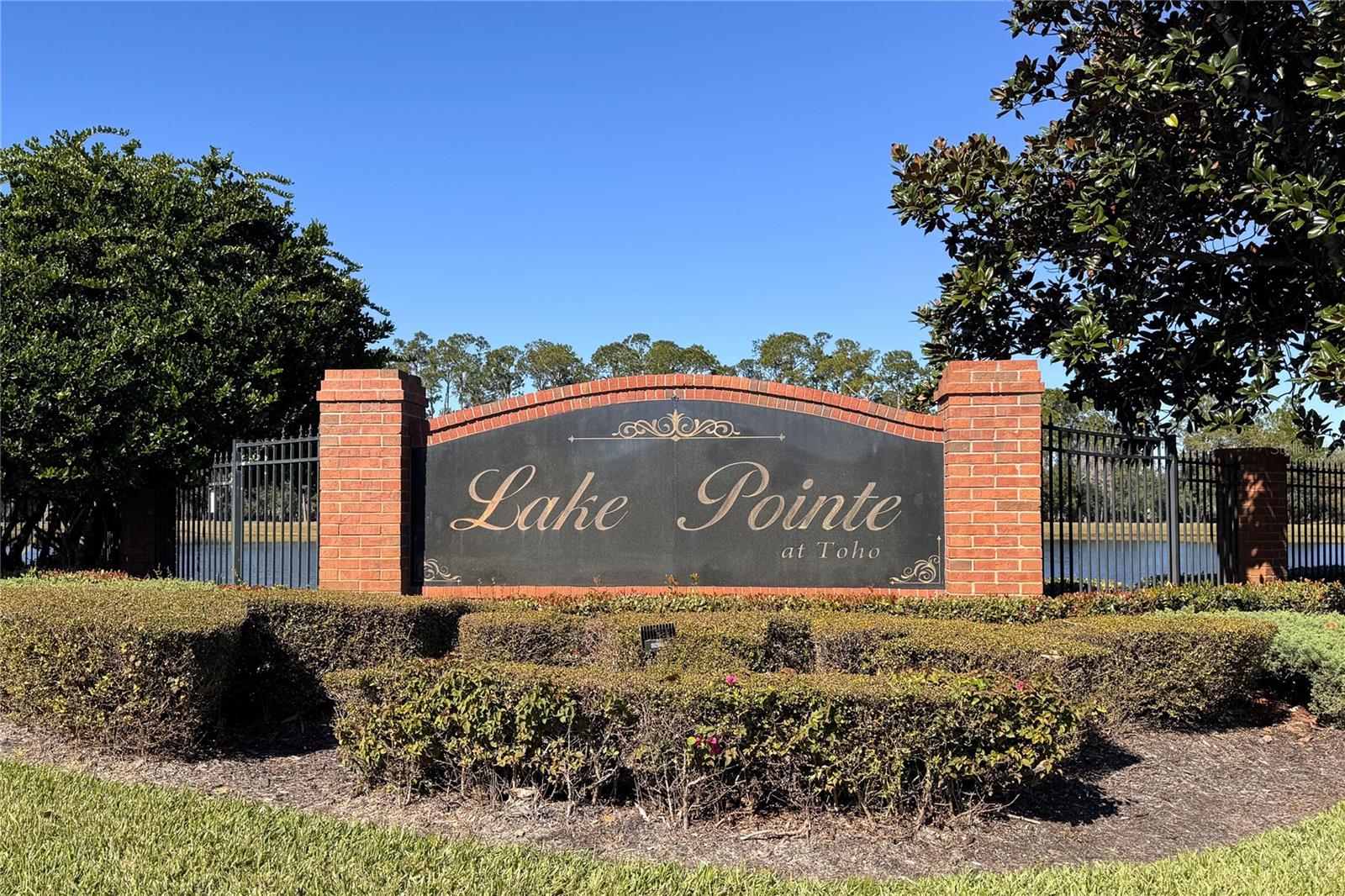 LAKE POINTE - Residential