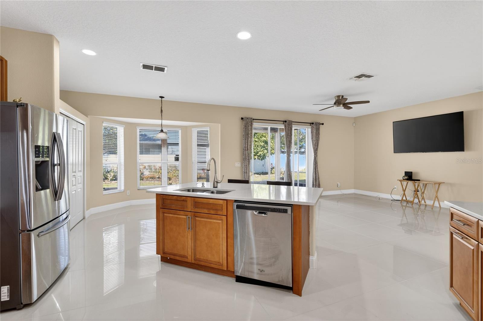 LAKE POINTE - Residential