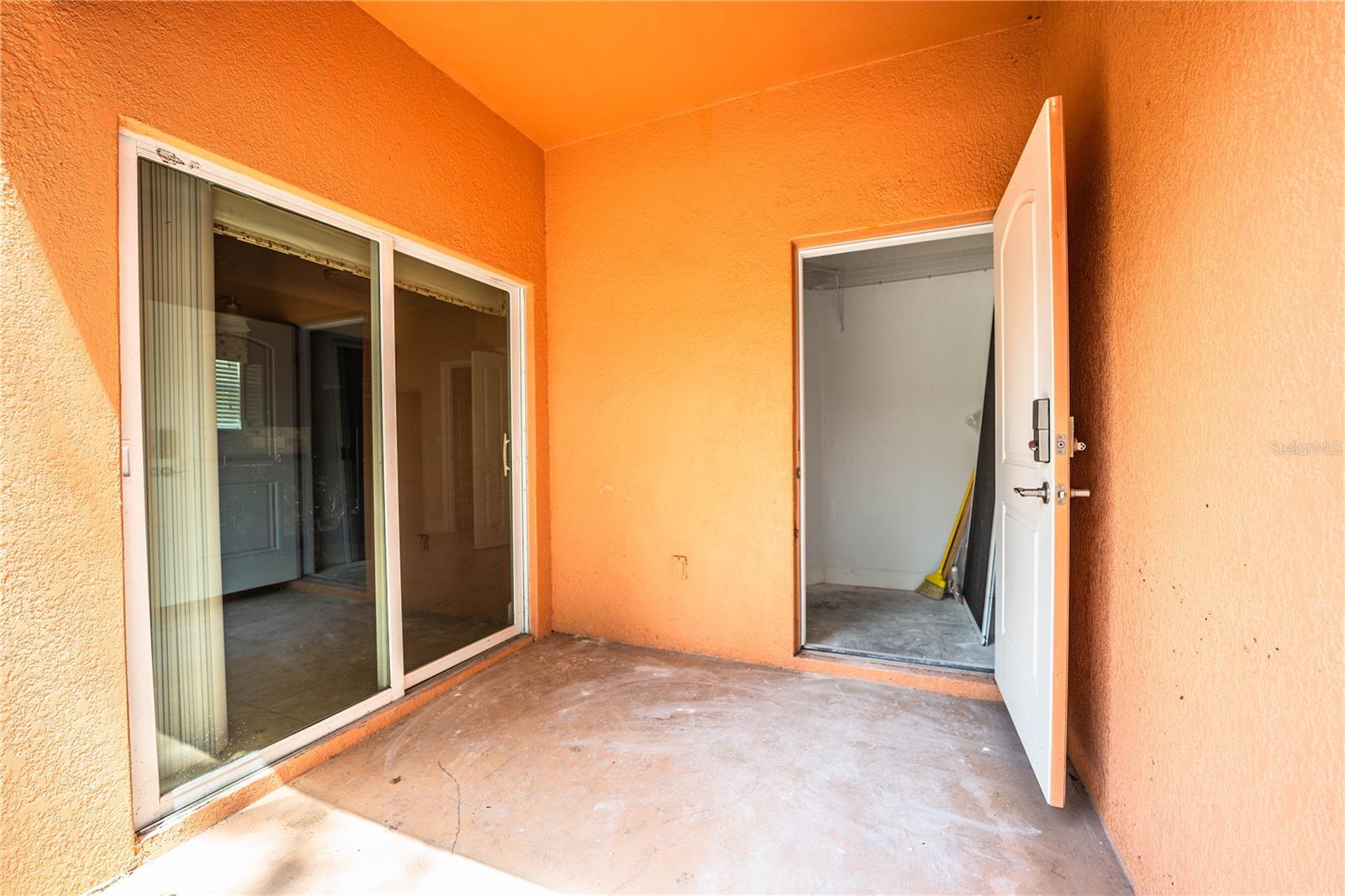 ALEXANDER WOODS TWNHMS - Residential