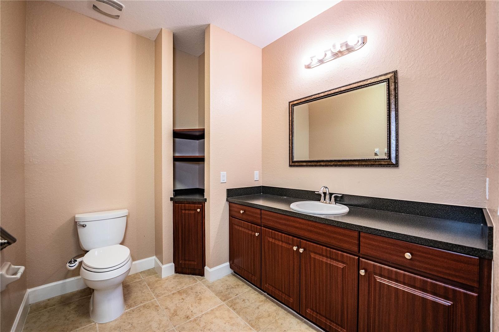 ALEXANDER WOODS TWNHMS - Residential