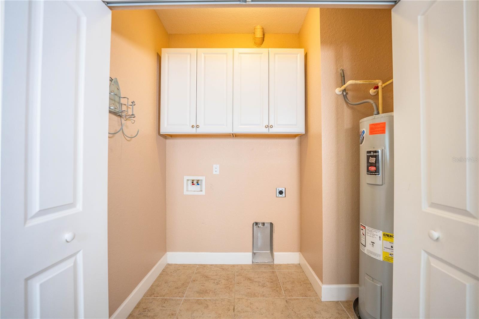 ALEXANDER WOODS TWNHMS - Residential