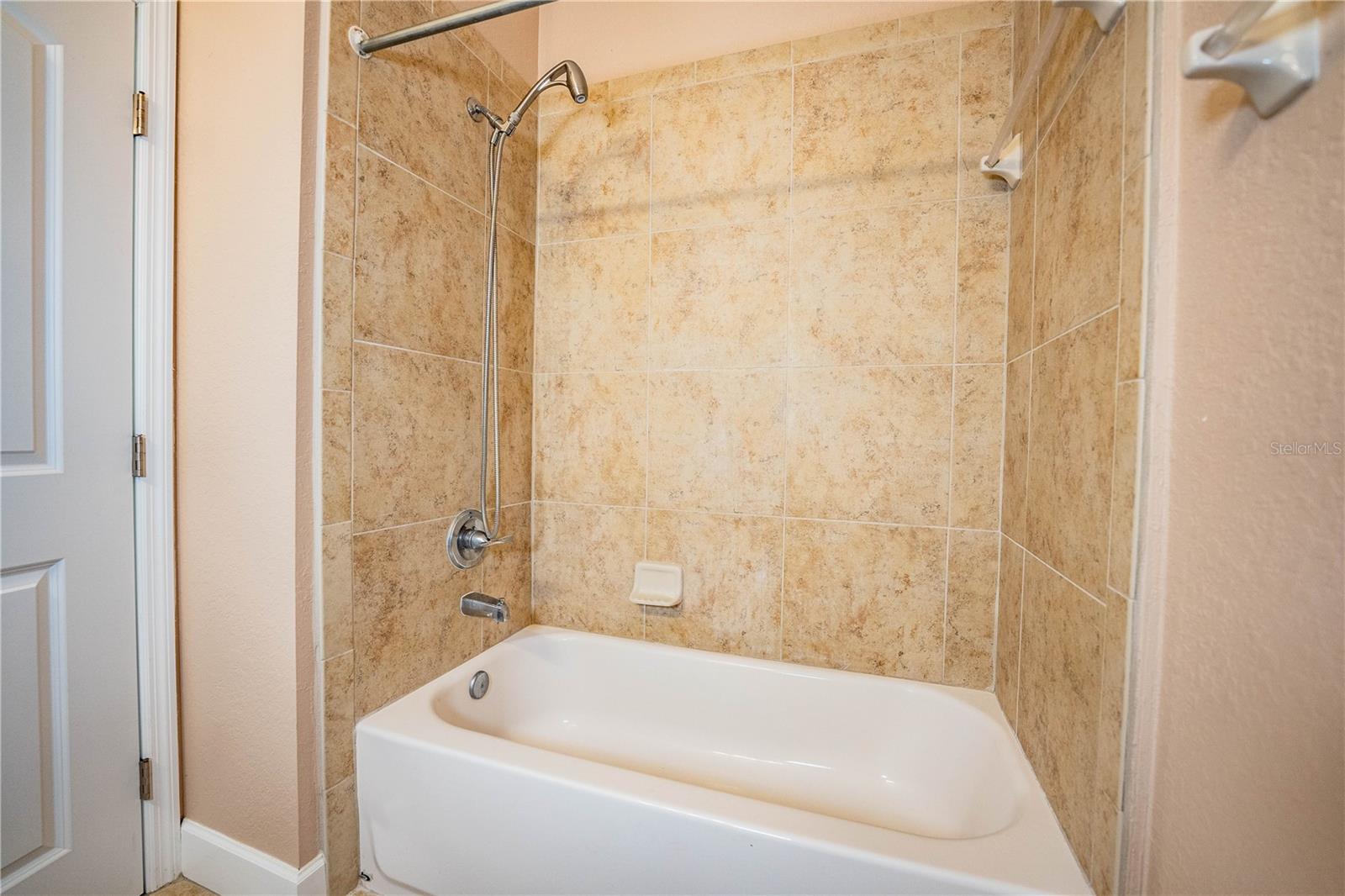 ALEXANDER WOODS TWNHMS - Residential