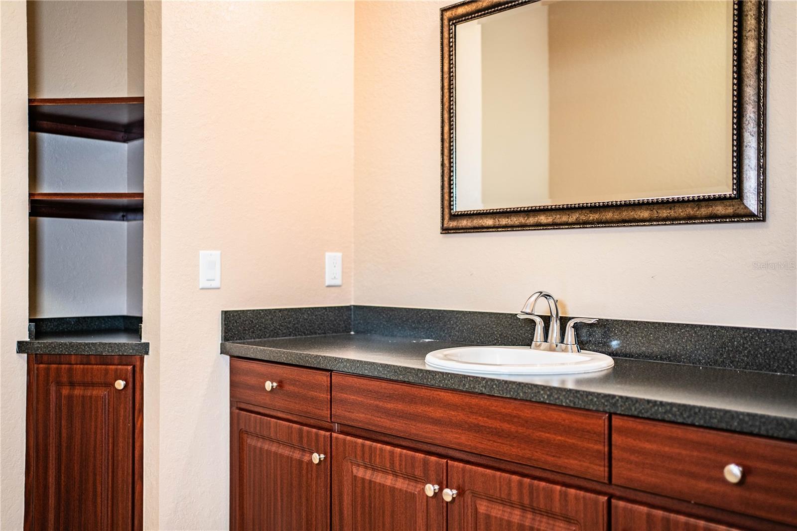 ALEXANDER WOODS TWNHMS - Residential