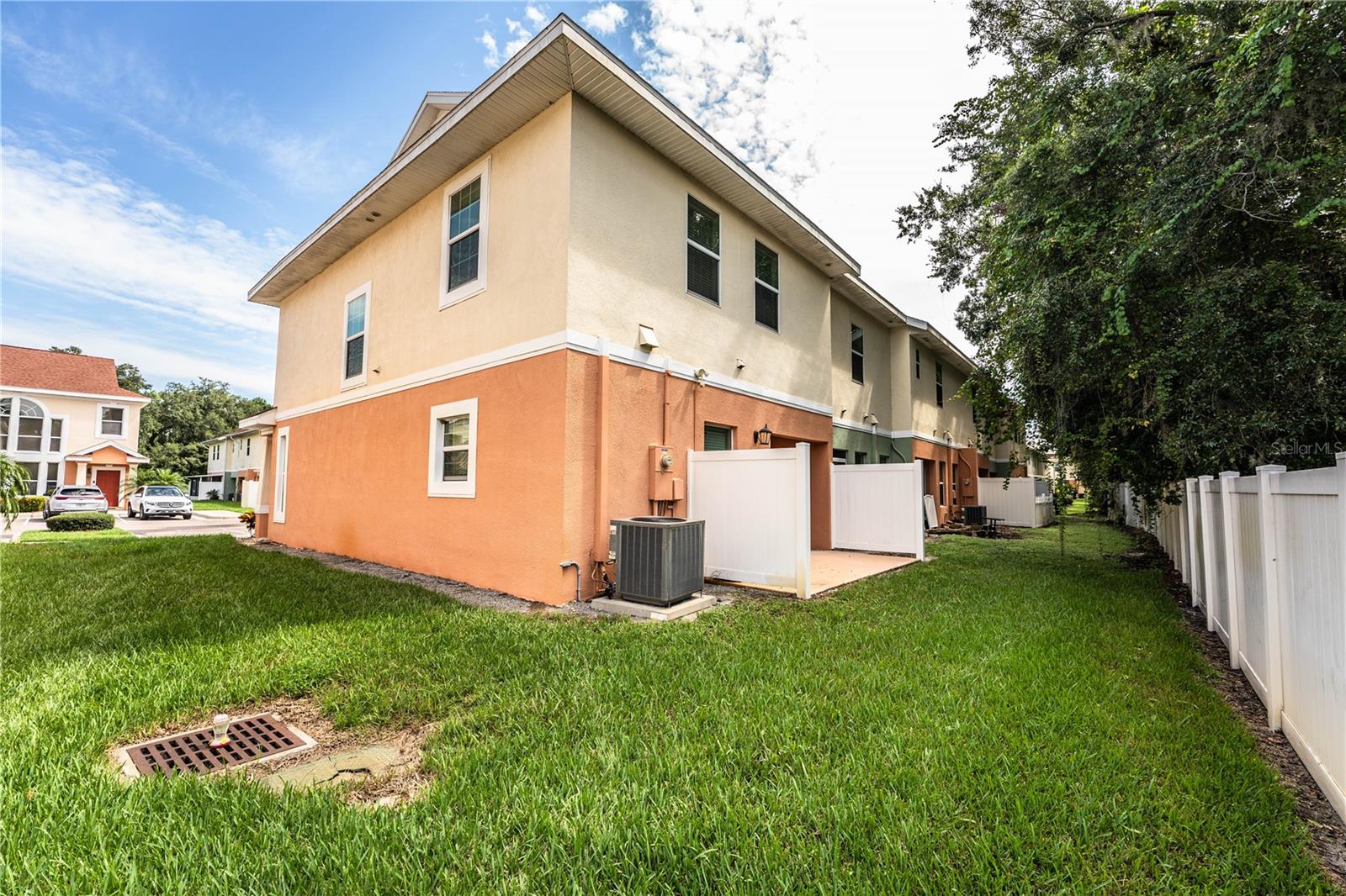 ALEXANDER WOODS TWNHMS - Residential