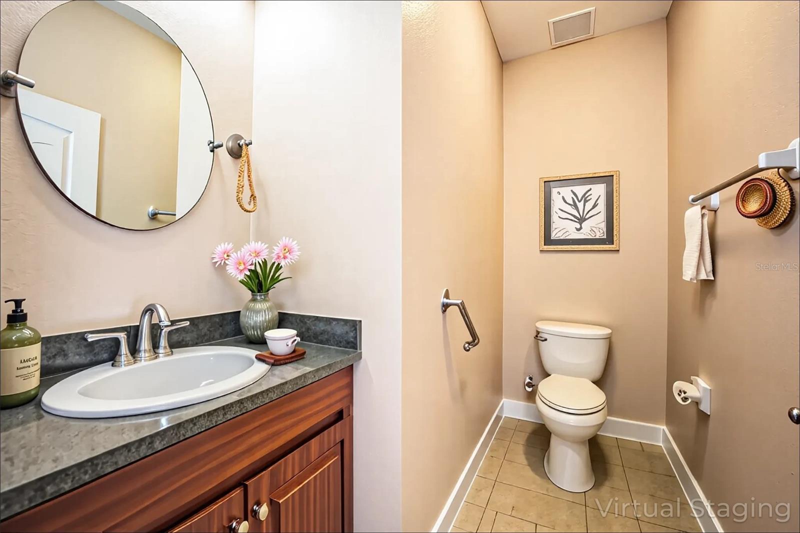 ALEXANDER WOODS TWNHMS - Residential