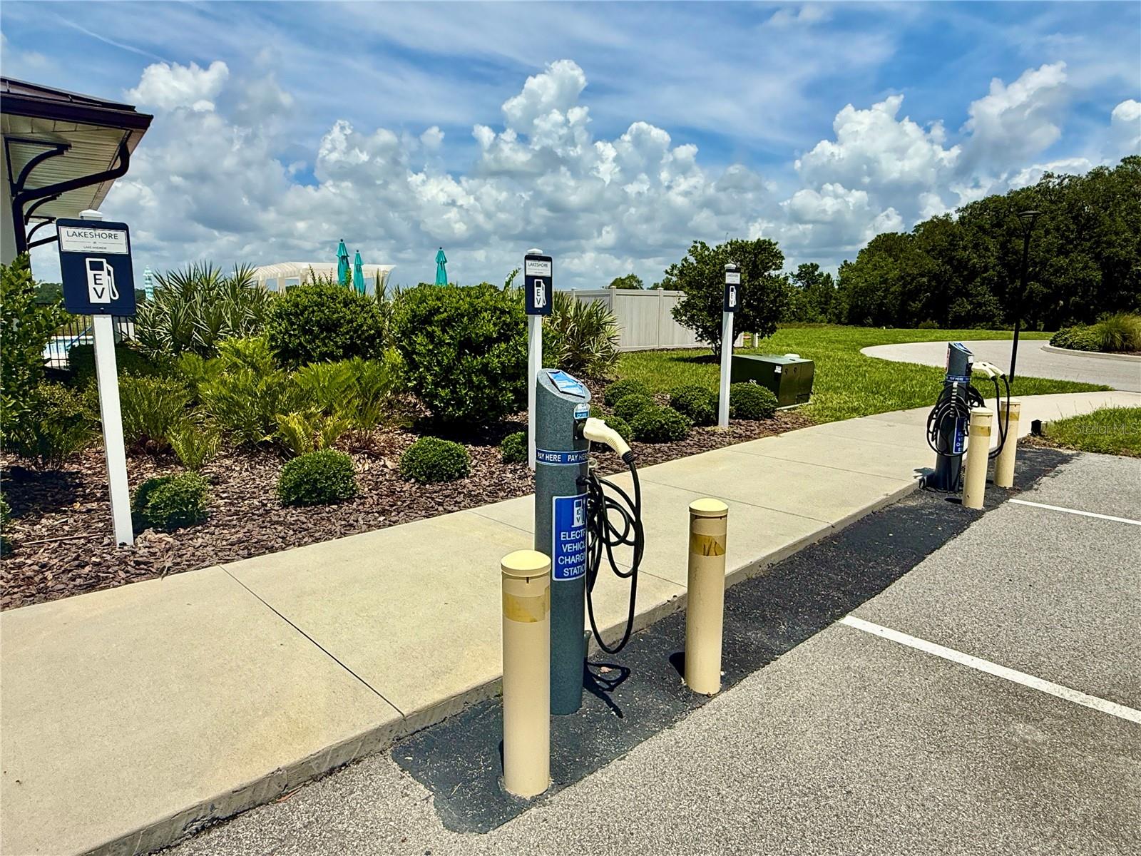 LAKESHORE AT LAKE ANDREW - Residential