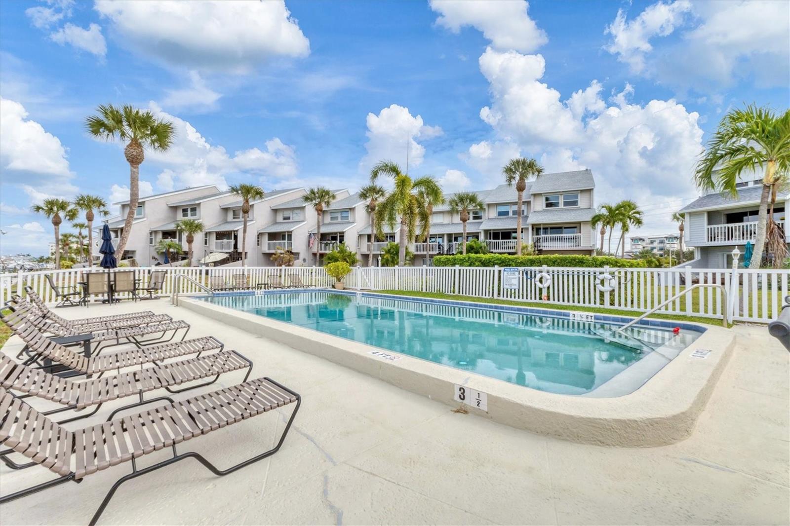 PINE KEY LODGE - Residential