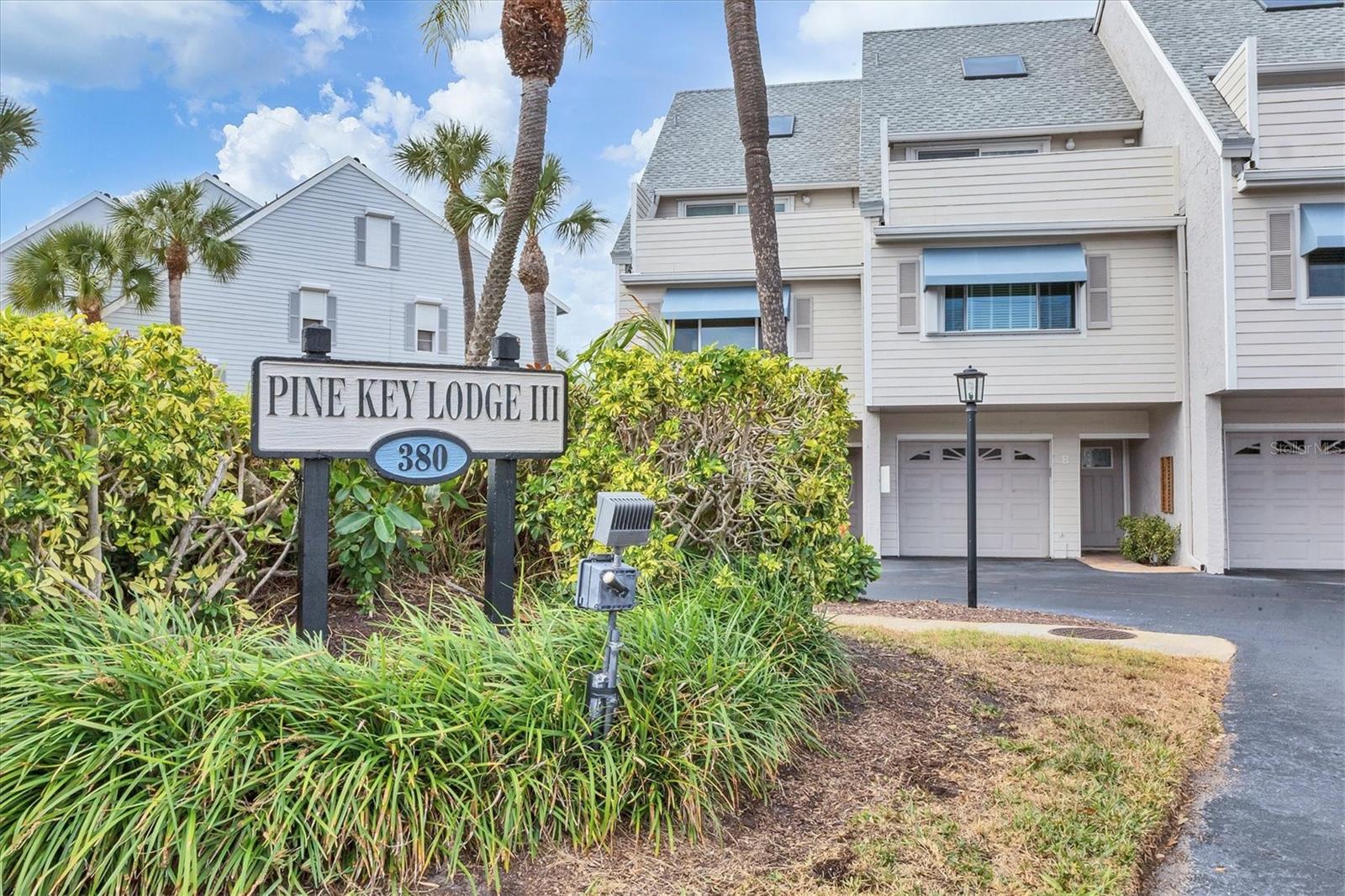 380 PINELLAS BAYWAY S B