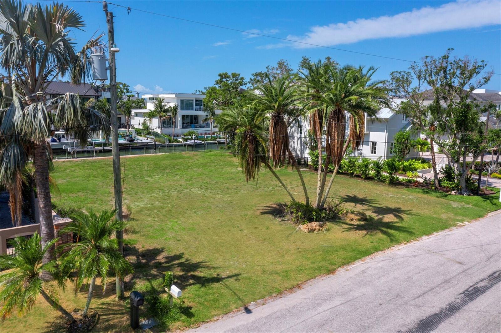1536 SANDPIPER LANE