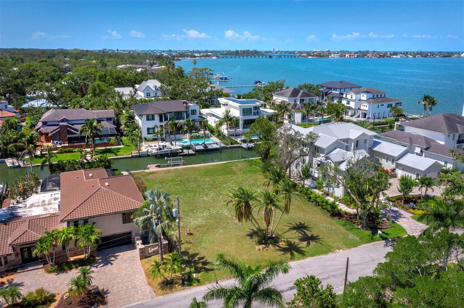 1536 SANDPIPER LANE