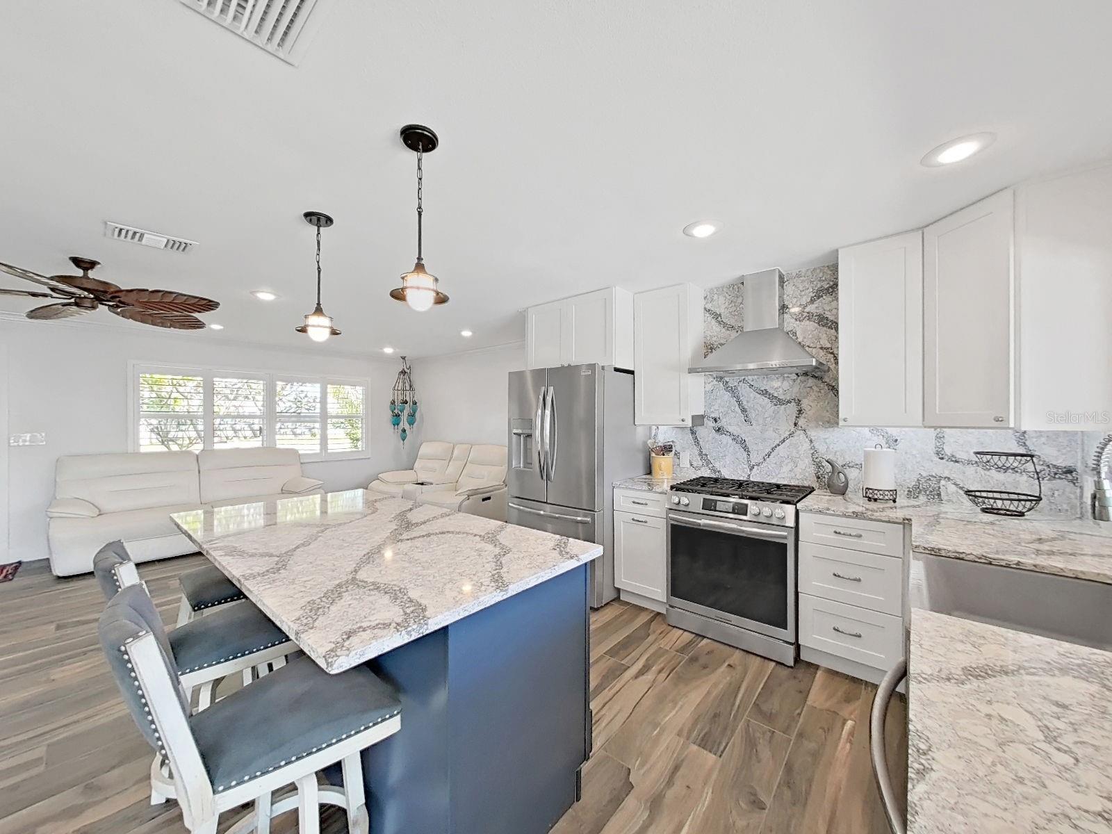 OAKHURST SHORES 2ND ADD - Residential