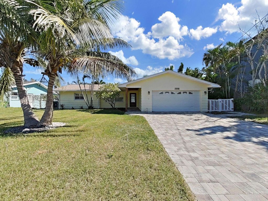 Photo of 11876 Walker Avenue, Seminole, FL 33772 (MLS # TB8437278)