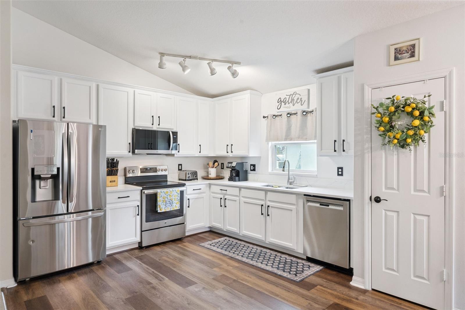 CROSS CREEK PH 2 - Residential