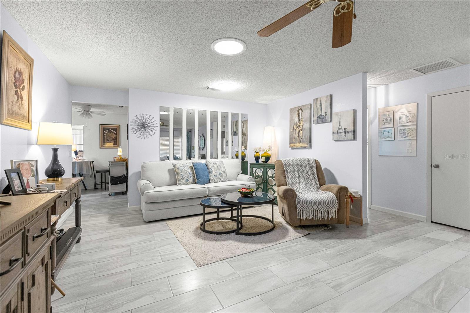 ON TOP OF THE WORLD - Residential