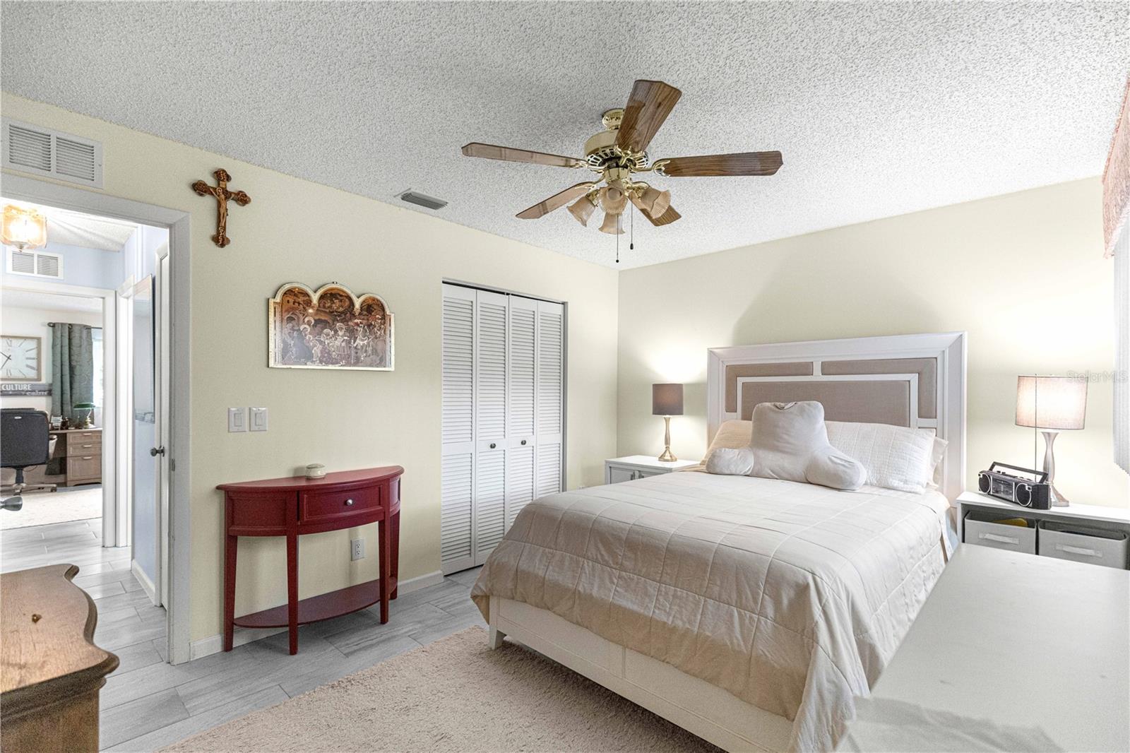 ON TOP OF THE WORLD - Residential