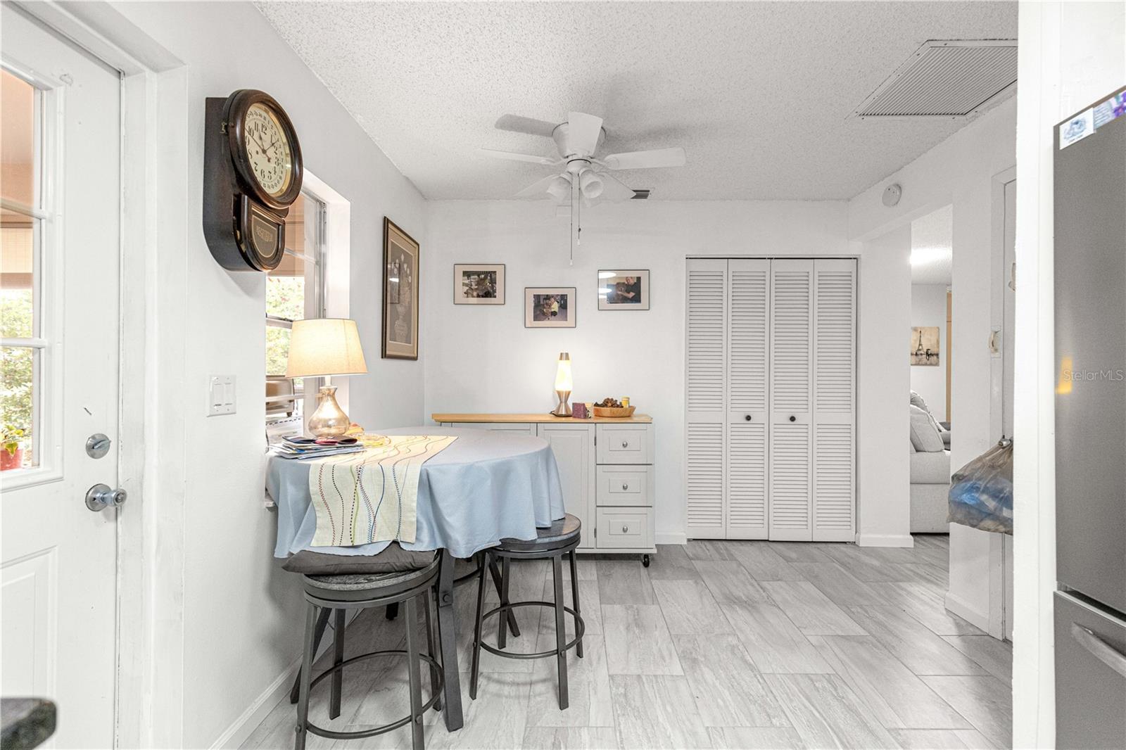 ON TOP OF THE WORLD - Residential