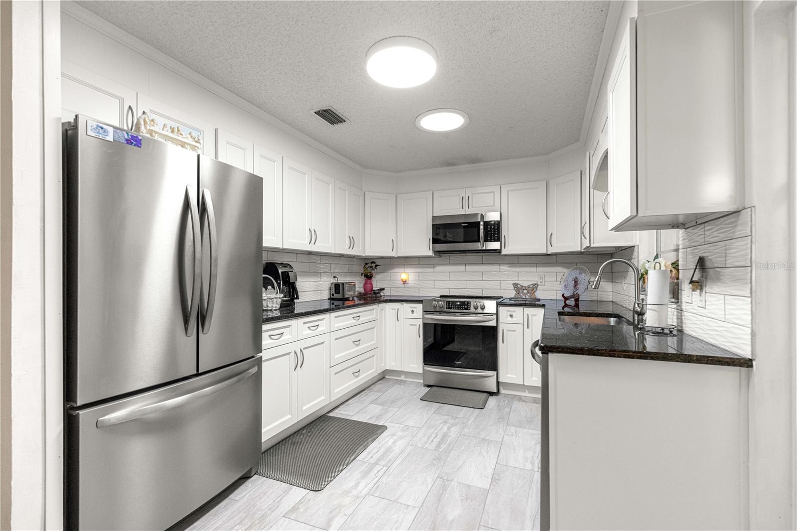 ON TOP OF THE WORLD - Residential