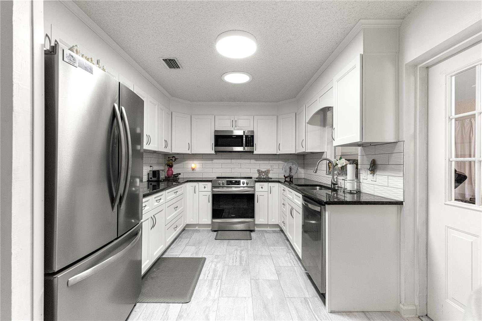 ON TOP OF THE WORLD - Residential