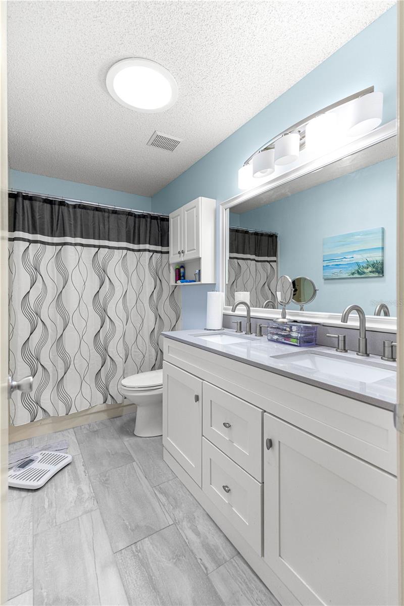 ON TOP OF THE WORLD - Residential