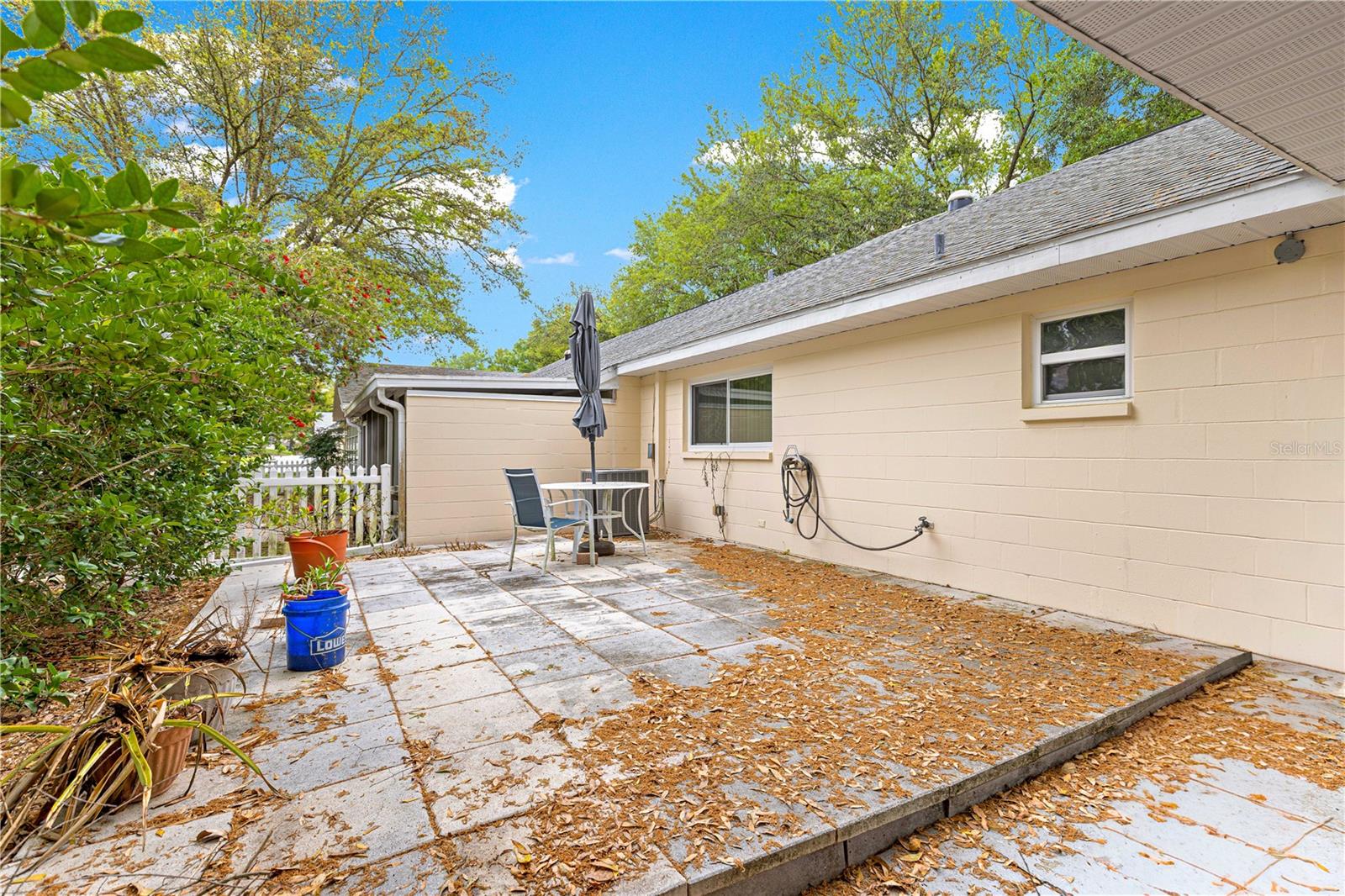 ON TOP OF THE WORLD - Residential