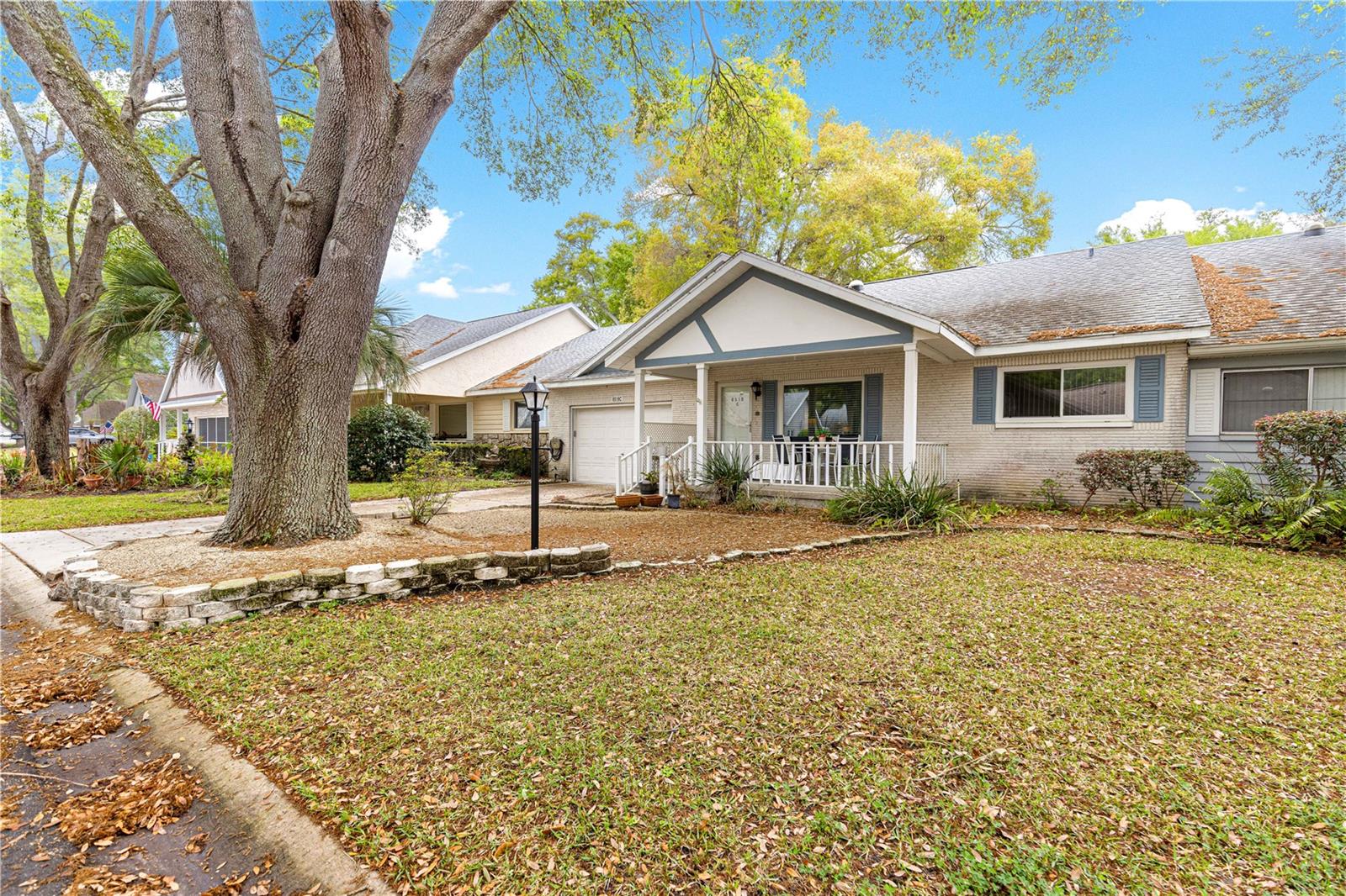 ON TOP OF THE WORLD - Residential