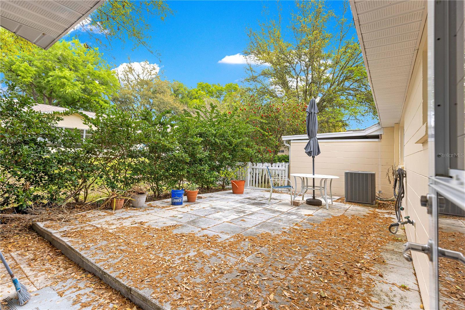 ON TOP OF THE WORLD - Residential