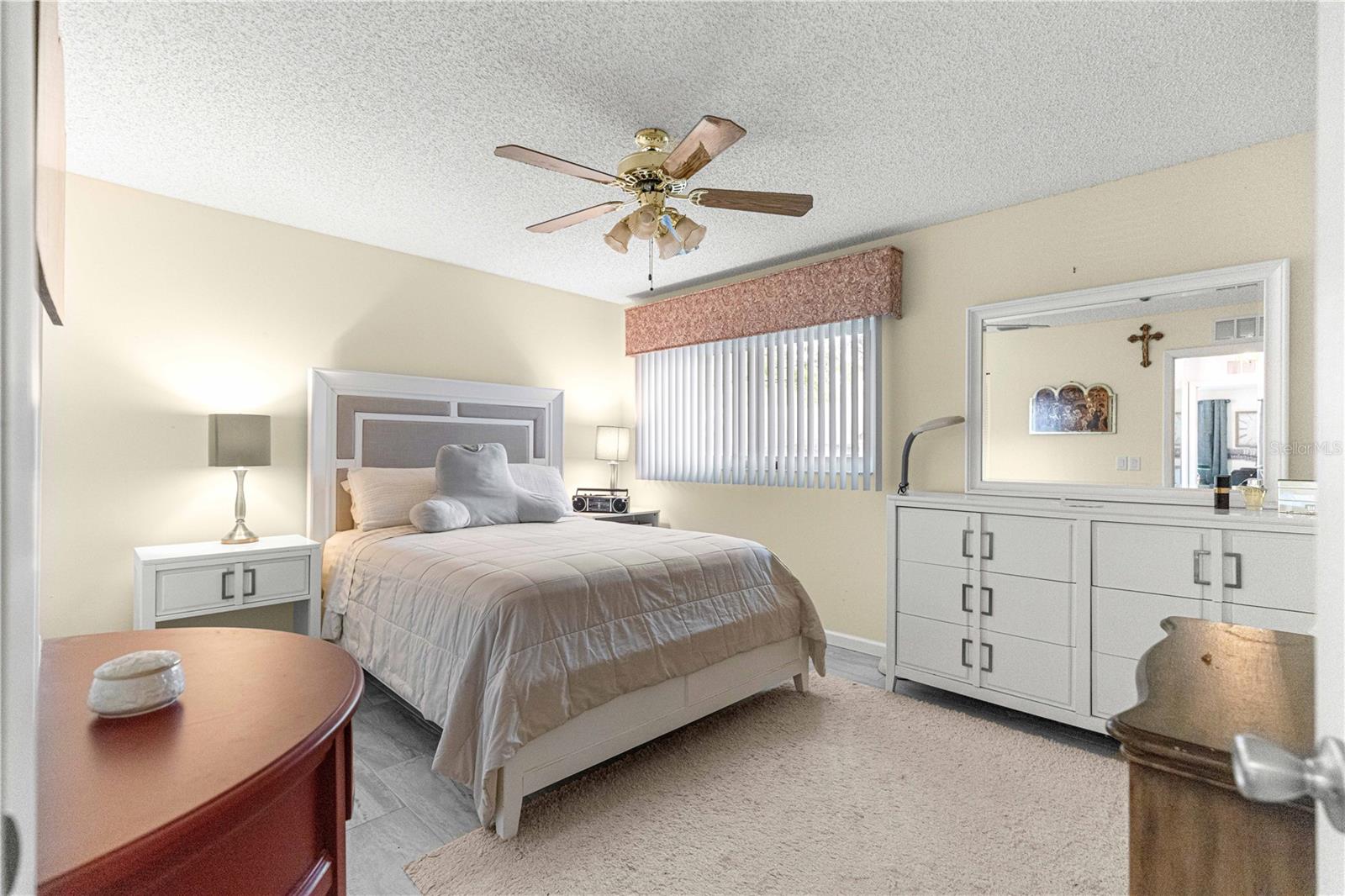 ON TOP OF THE WORLD - Residential