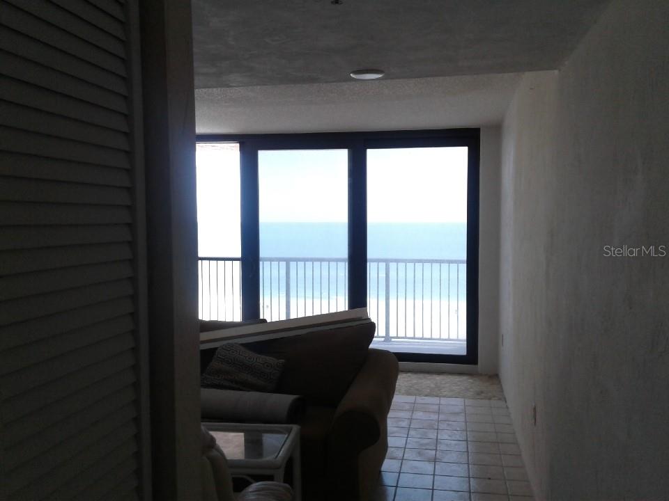 Sunrise Condo - Residential