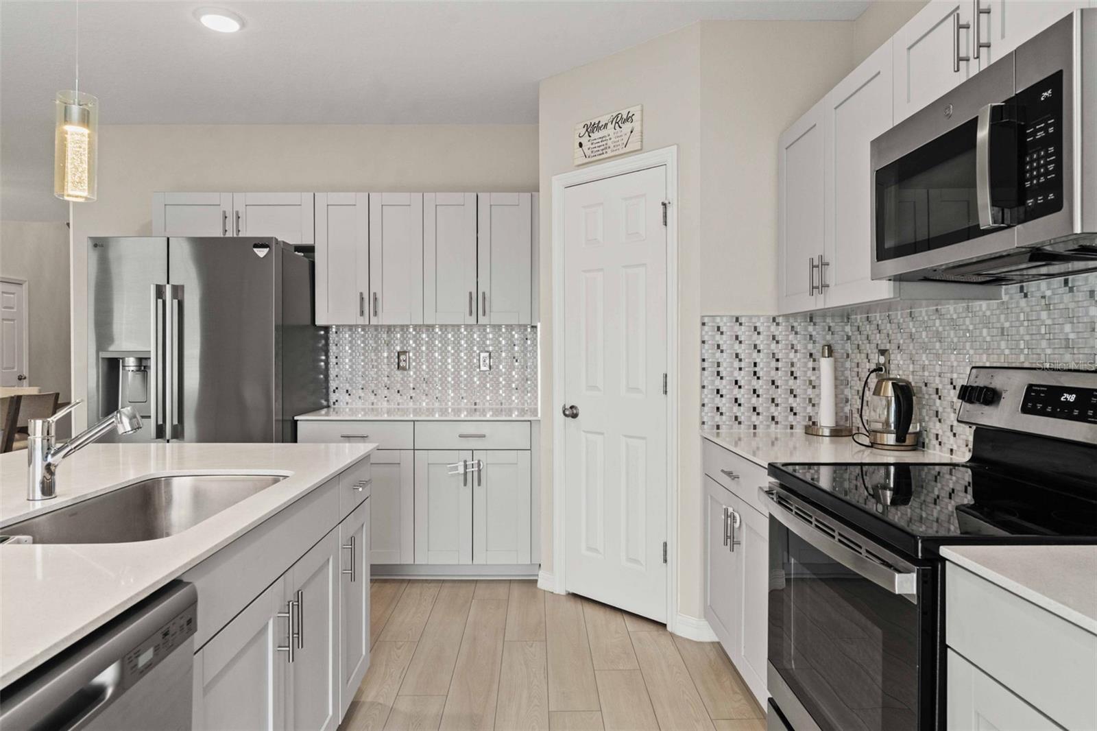 PASADENA POINT - Residential