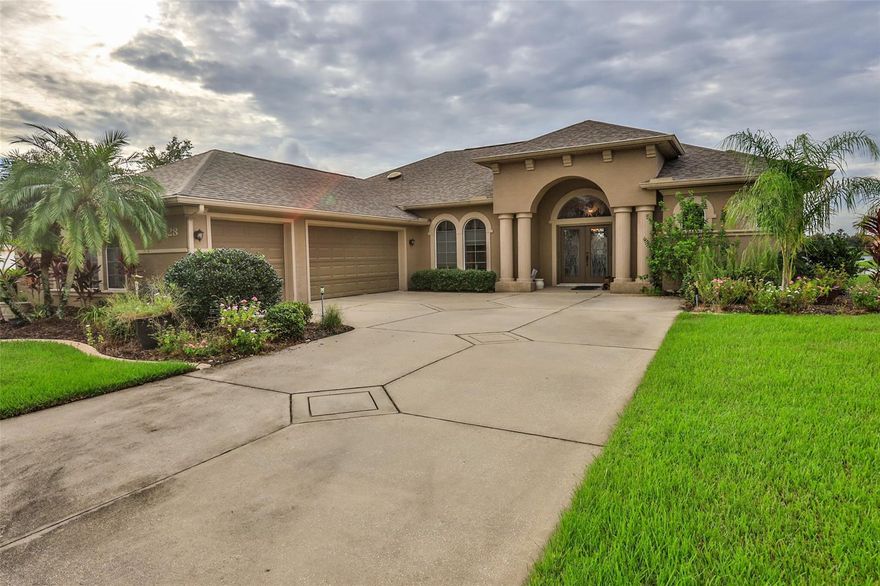 Waterfront pool home in Venetian Bay.
Roof is 2017.
AC is 2020.
Venetian Bay offers a great location for bicycles, golf carts, walking and running.
The Venetian Bay town center offer a gym, tiki bar & pool, restaurants, convenience store and more.
Close to I 95 and I 4 for easy access to central Florida. ;Water: City