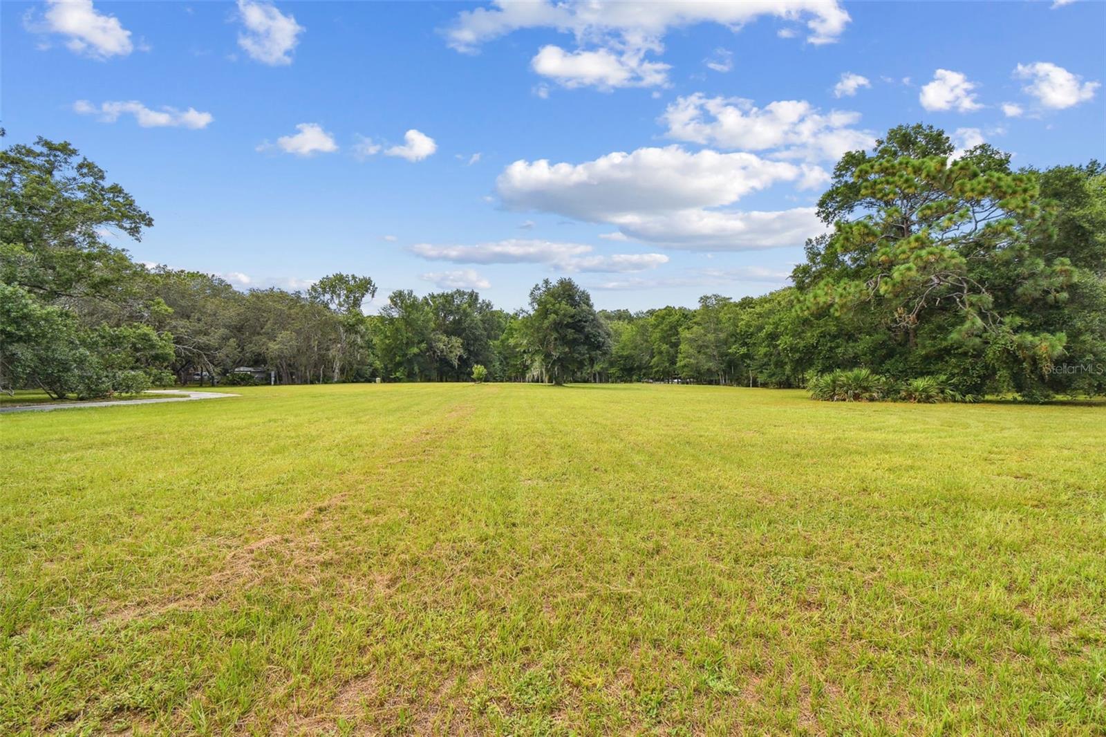 2612 REGAL OAKS LANE