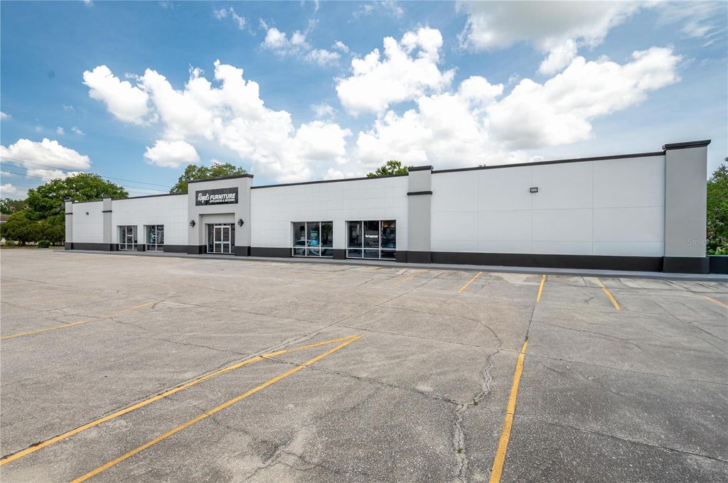 Photo of 126 State Road 60 W, Lake Wales, FL 33853 (MLS # P4938614)