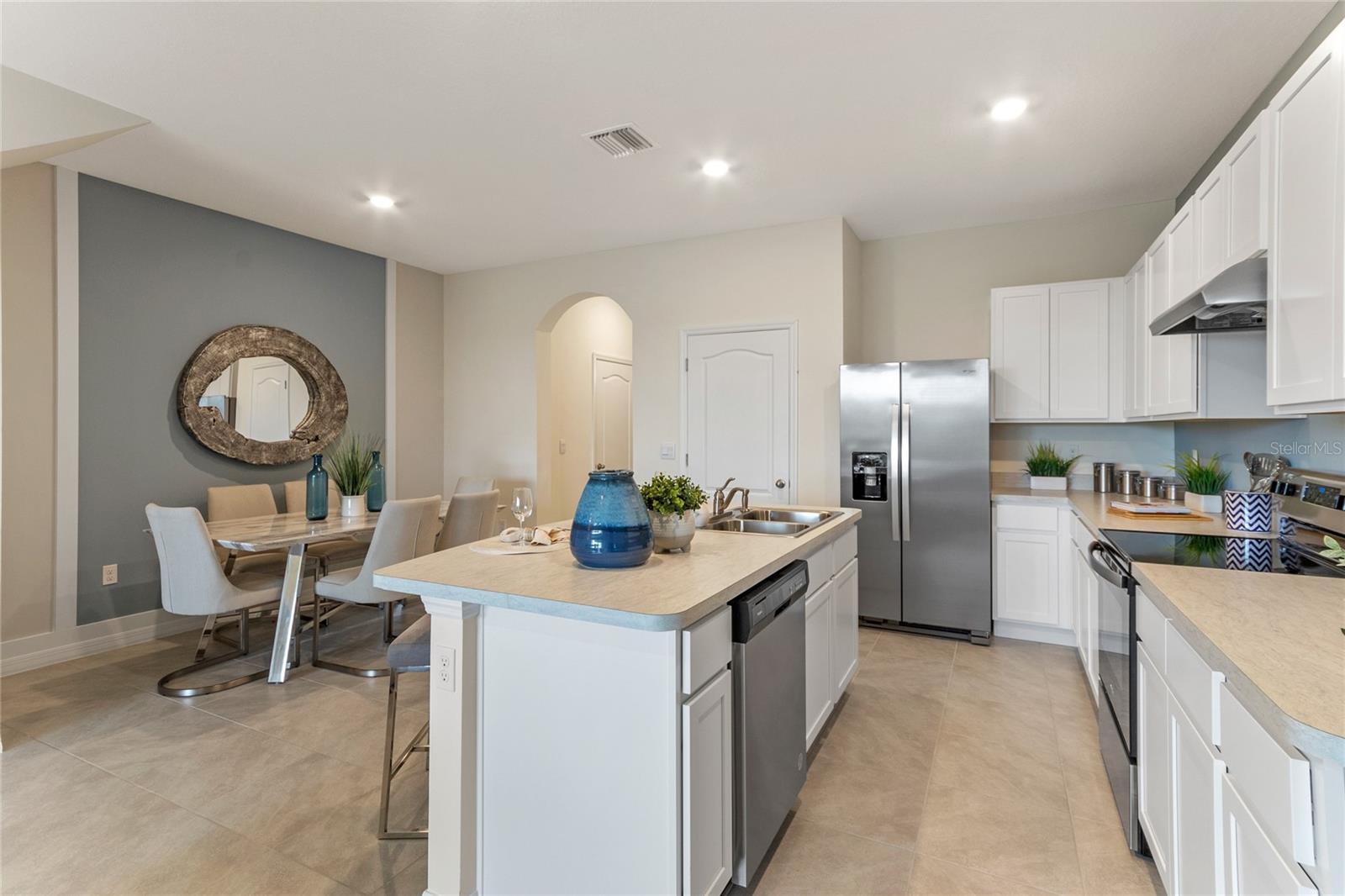 THOMPSON GROVE - Residential