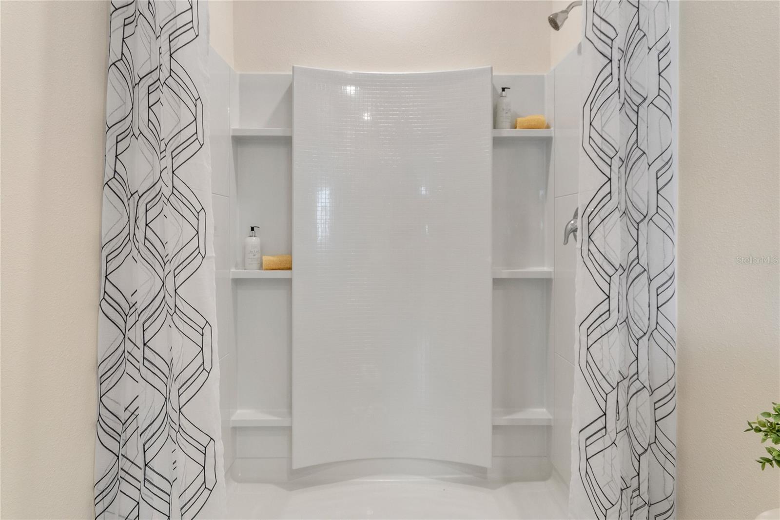 THOMPSON GROVE - Residential