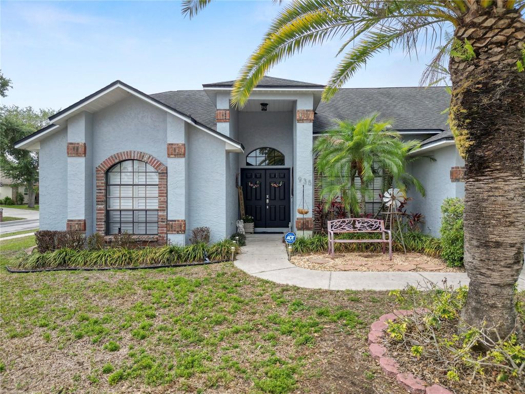 Photo of 935 Balsamina Drive, Brandon, FL 33510 (MLS # L4960981)