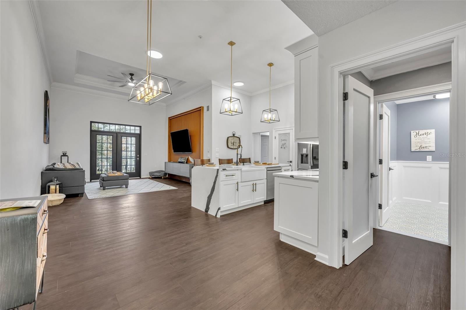 239 LONGVIEW AVENUE 216