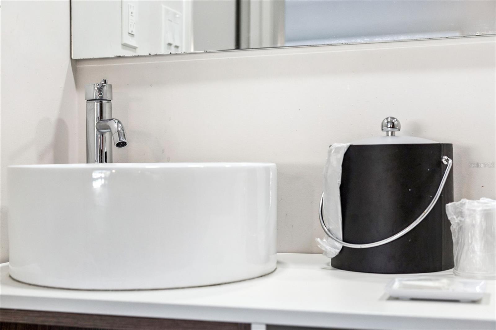 GREENPOINT ESSENTIAL HOTEL CONDO - Residential