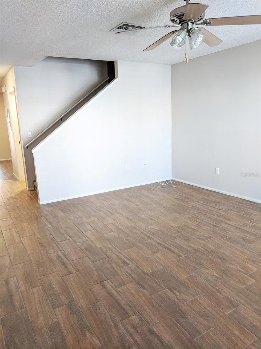 THE TWNHMS AT KENSINGTON PH - Residential Lease