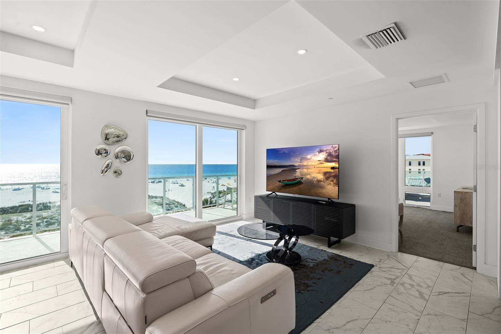 PURA VIDA RESIDENCES CONDO - Residential