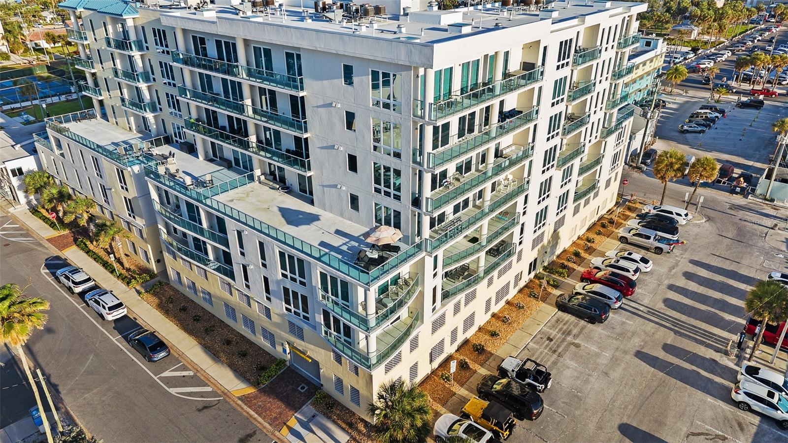 PURA VIDA RESIDENCES CONDO - Residential