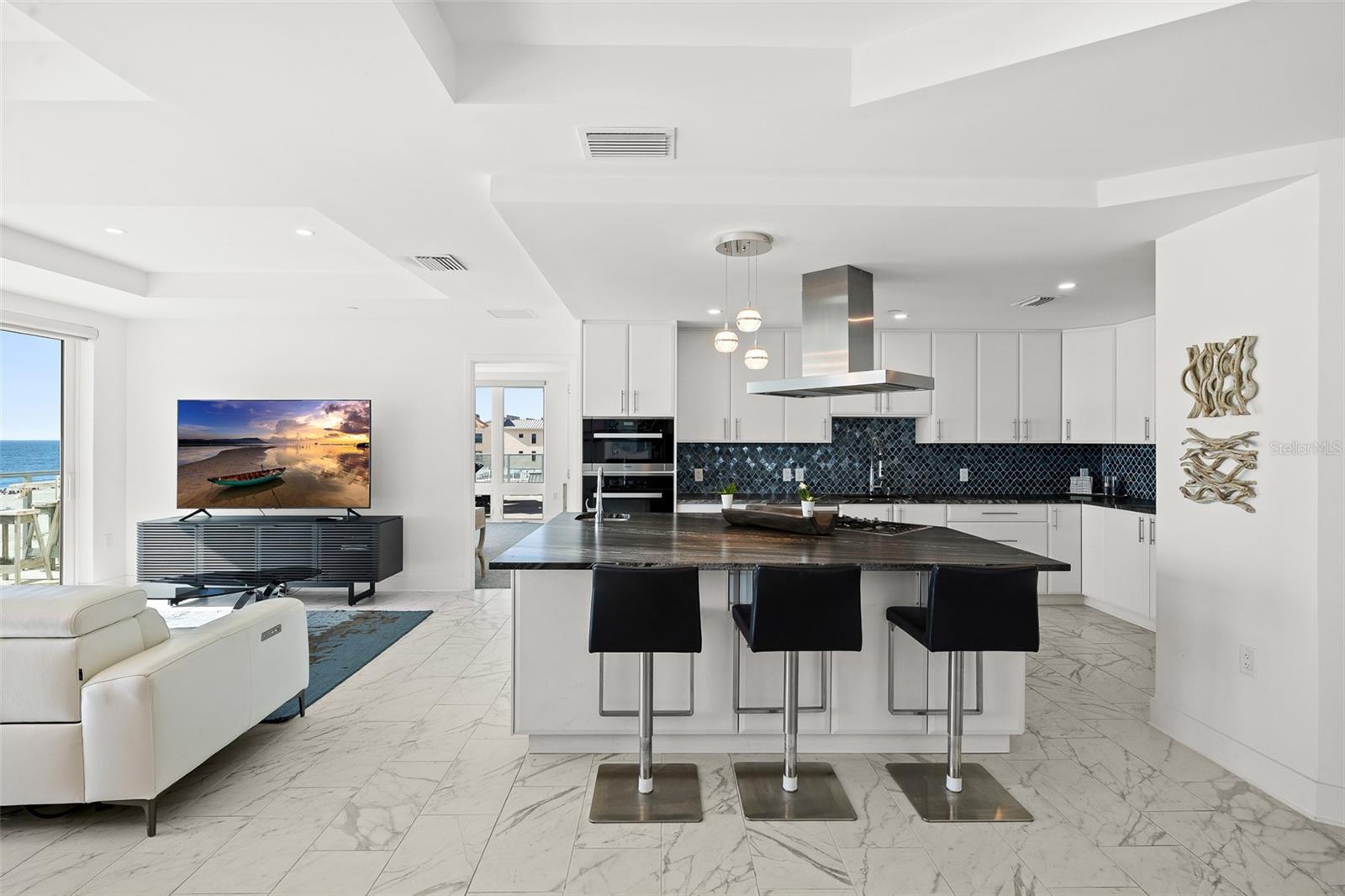 PURA VIDA RESIDENCES CONDO - Residential