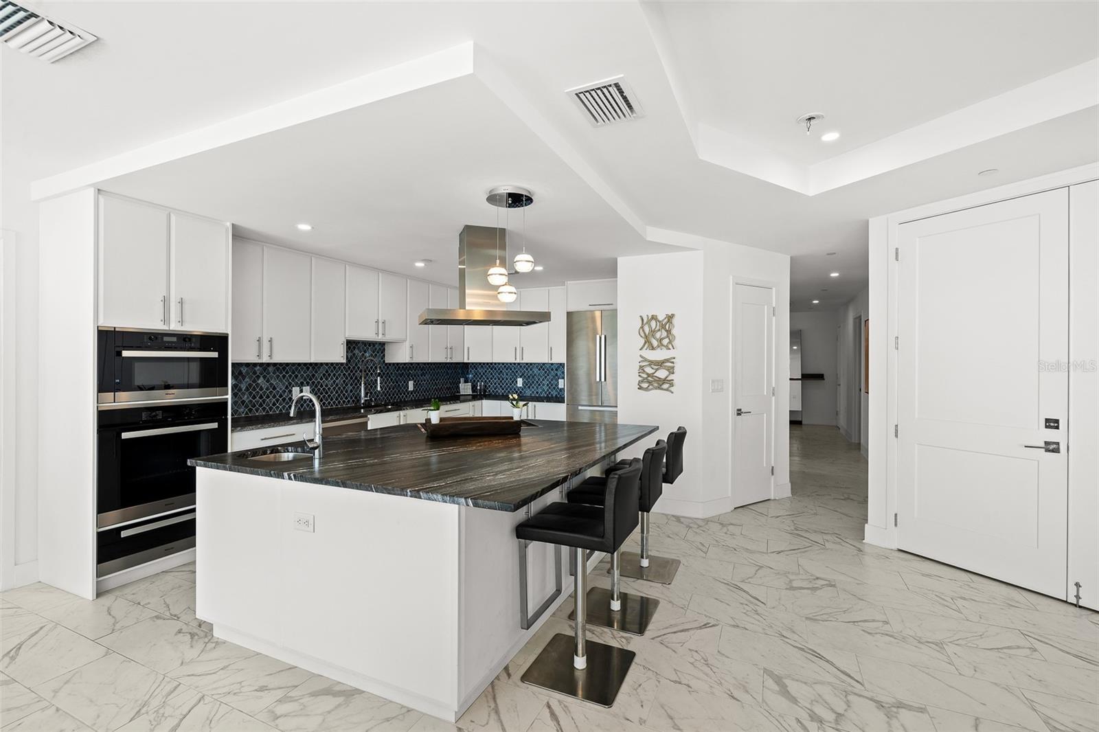 PURA VIDA RESIDENCES CONDO - Residential