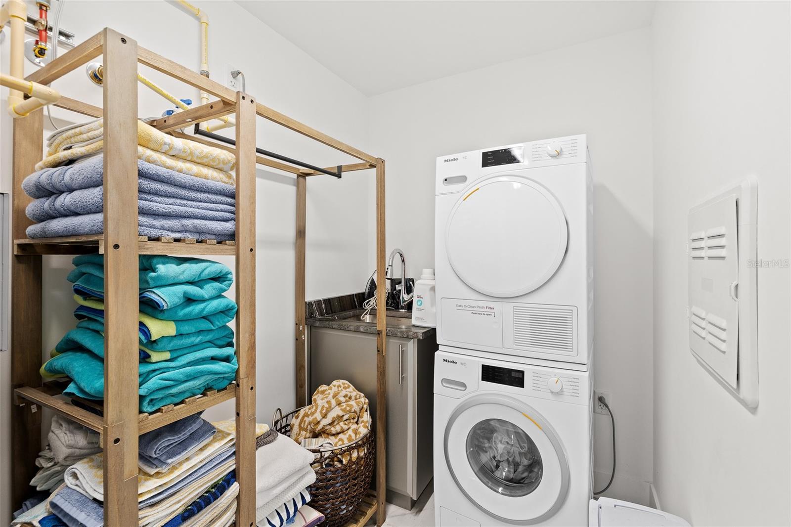 PURA VIDA RESIDENCES CONDO - Residential