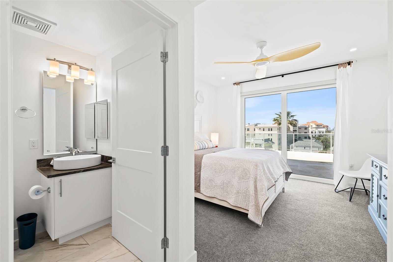 PURA VIDA RESIDENCES CONDO - Residential